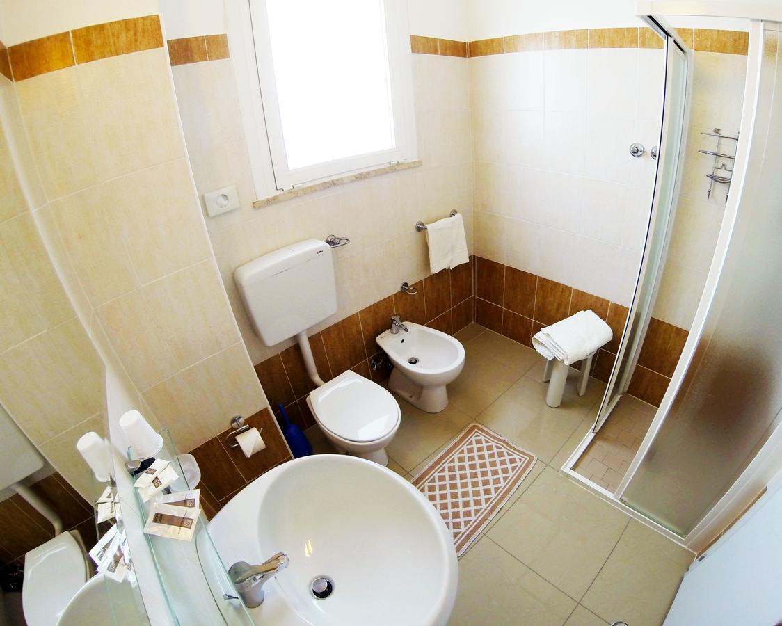 Hotel Raffaello Cesenatico Esterno foto