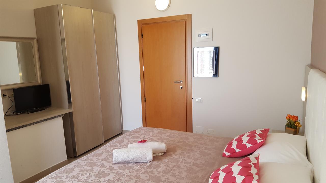 Hotel Raffaello Cesenatico Esterno foto