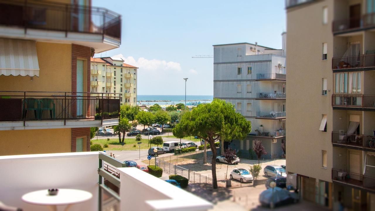 Hotel Raffaello Cesenatico Esterno foto