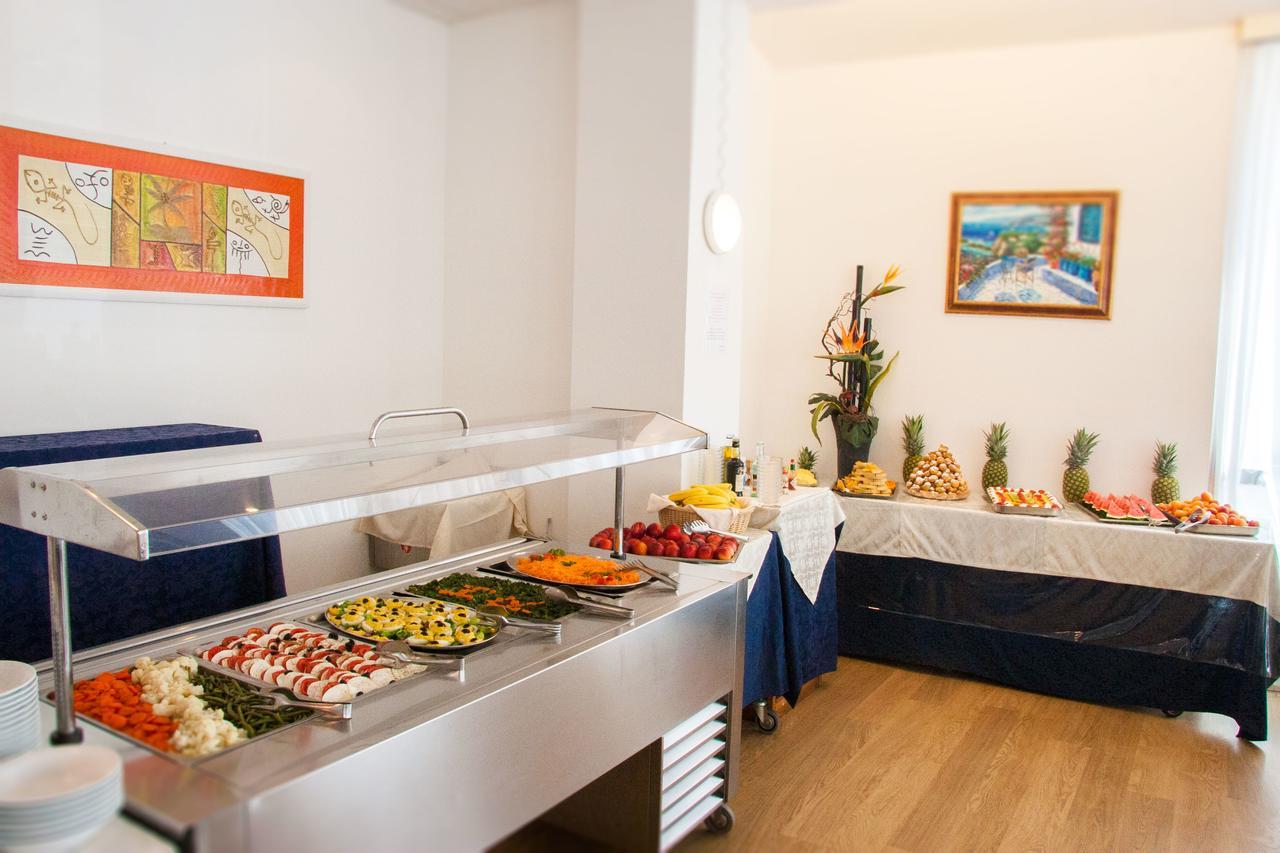 Hotel Raffaello Cesenatico Esterno foto
